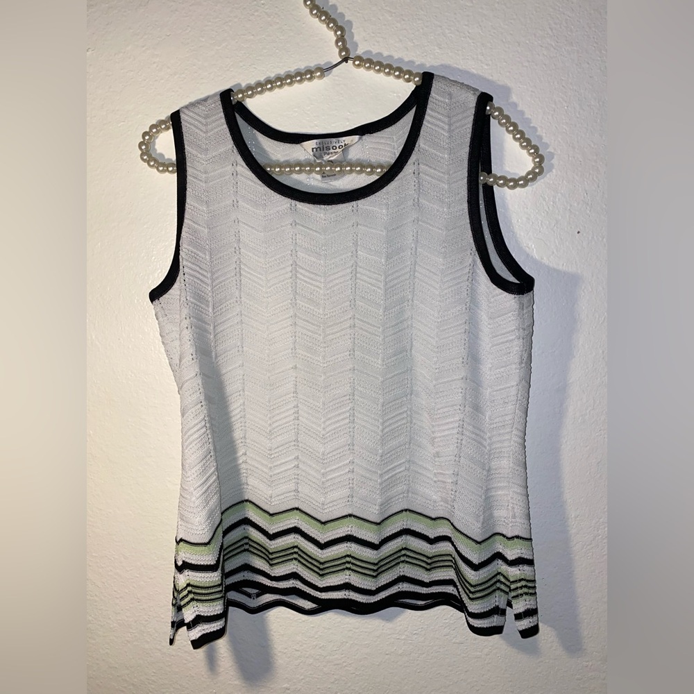 Exclusively Misook Women's Sz XS Green Black and White Knit Sleeveless Tank Top